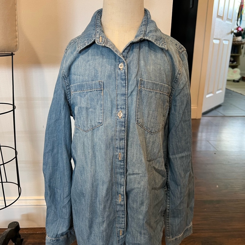 GAP Classic Denim Button-Up Shirt